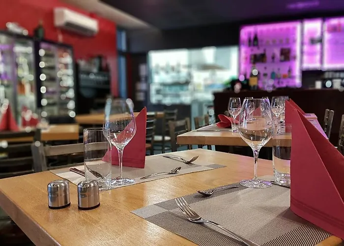 Apartment - Wifi - Train Station - Bridgi